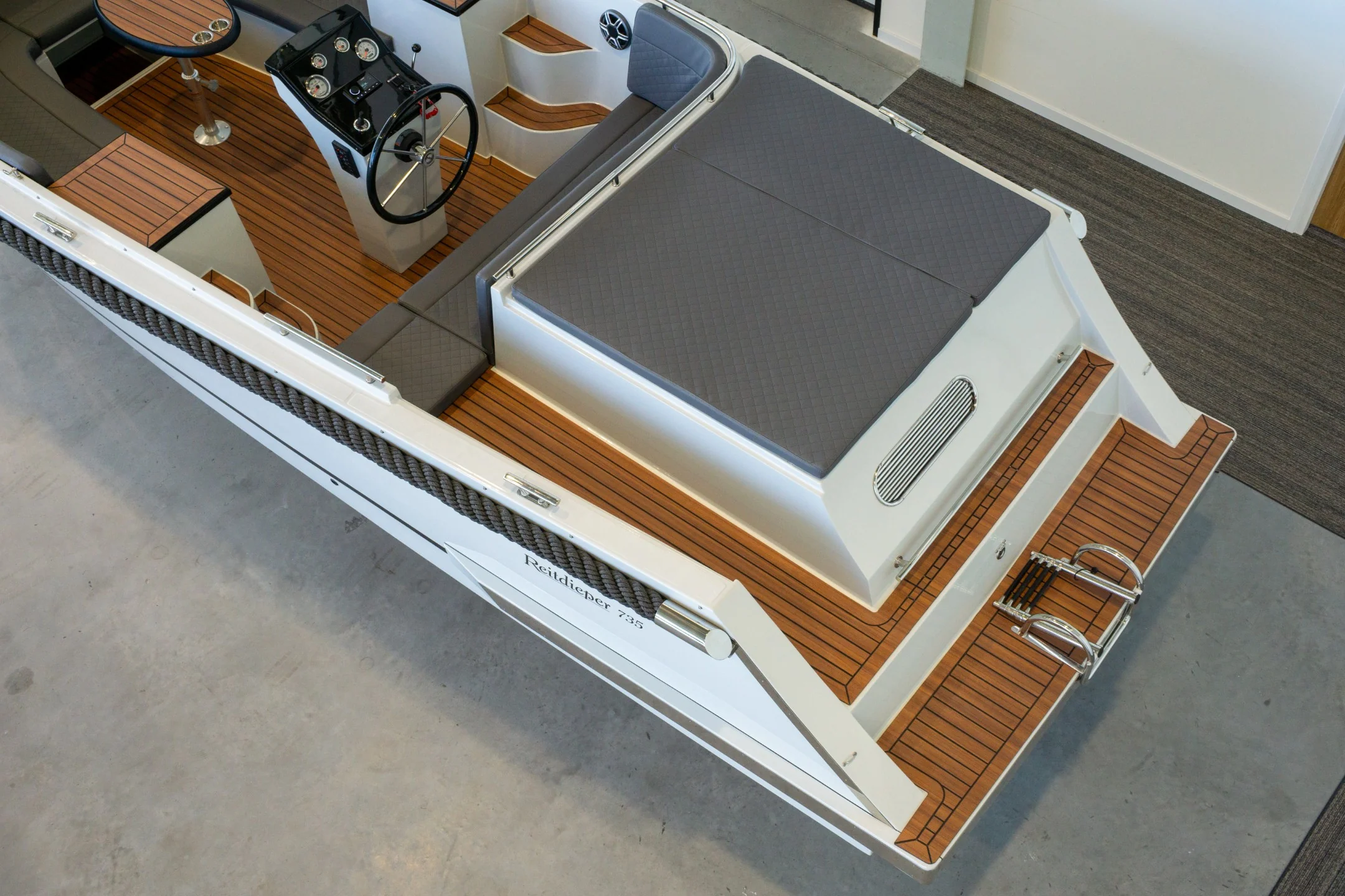 Reitdieper 735 Tender - Image 11