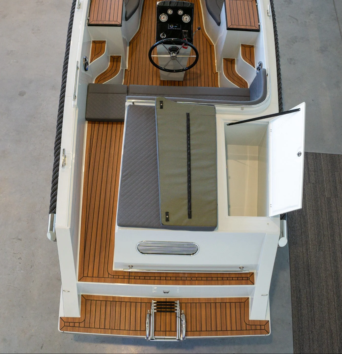 Reitdieper 735 Tender - Image 15