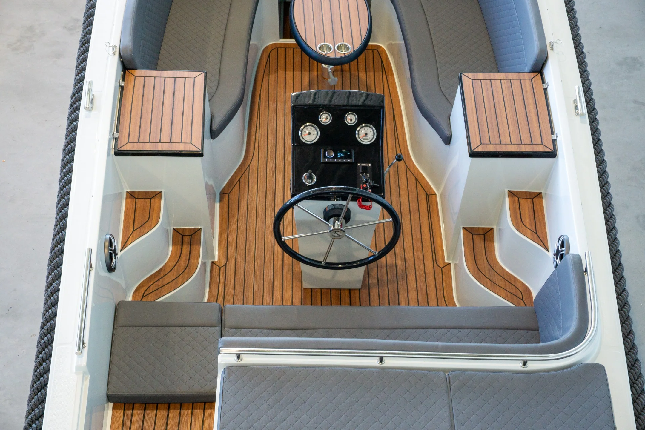 Reitdieper 735 Tender - Image 28