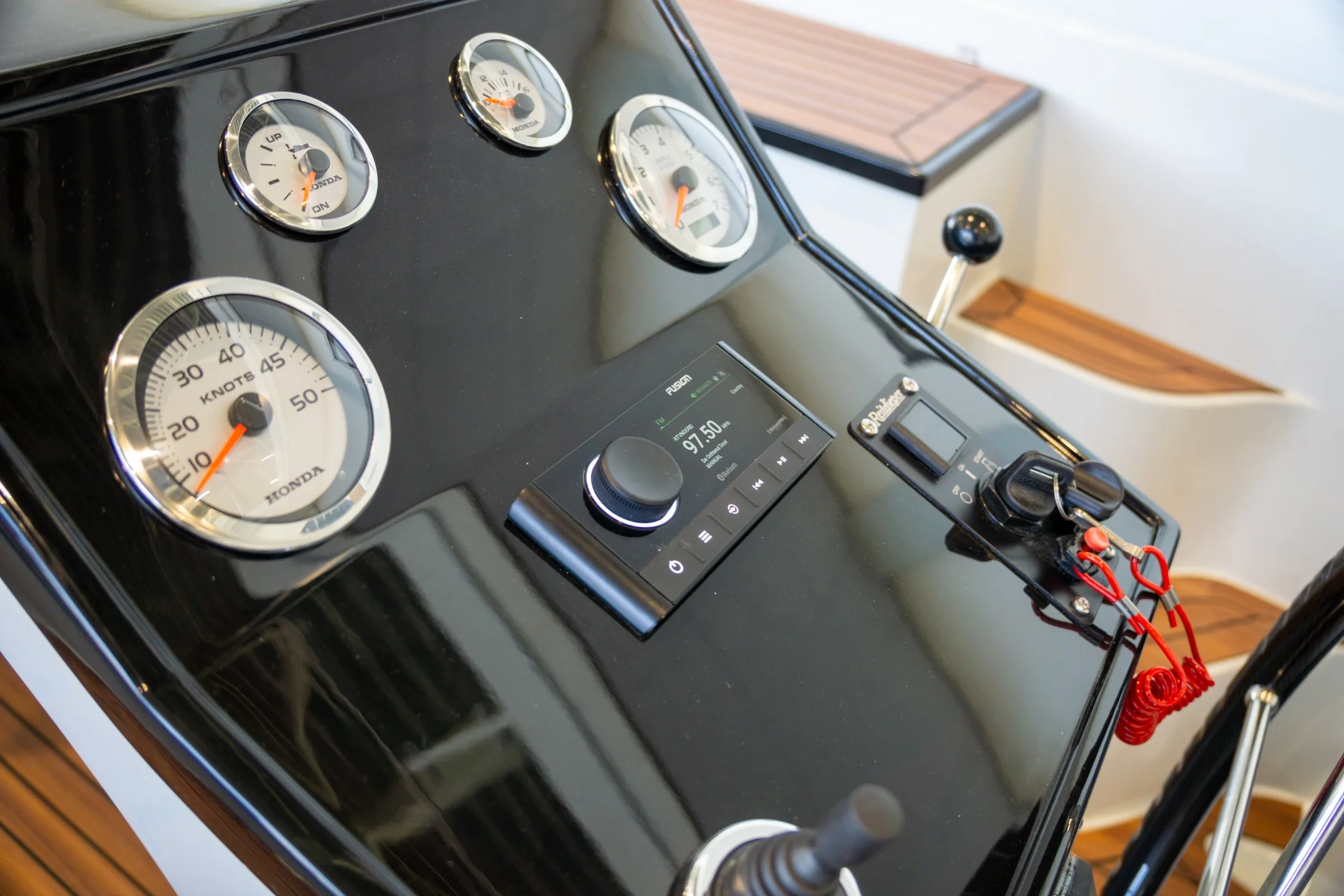 Reitdieper 735 Tender - Image 30