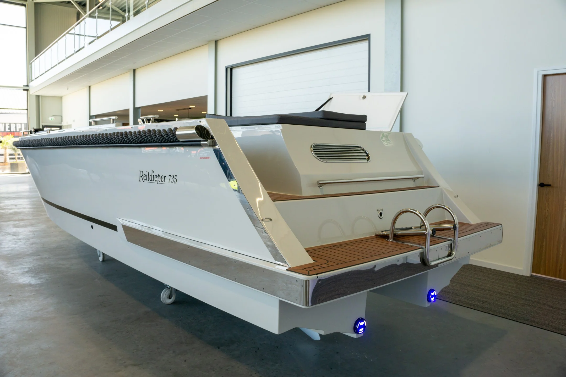 Reitdieper 735 Tender - Image 37