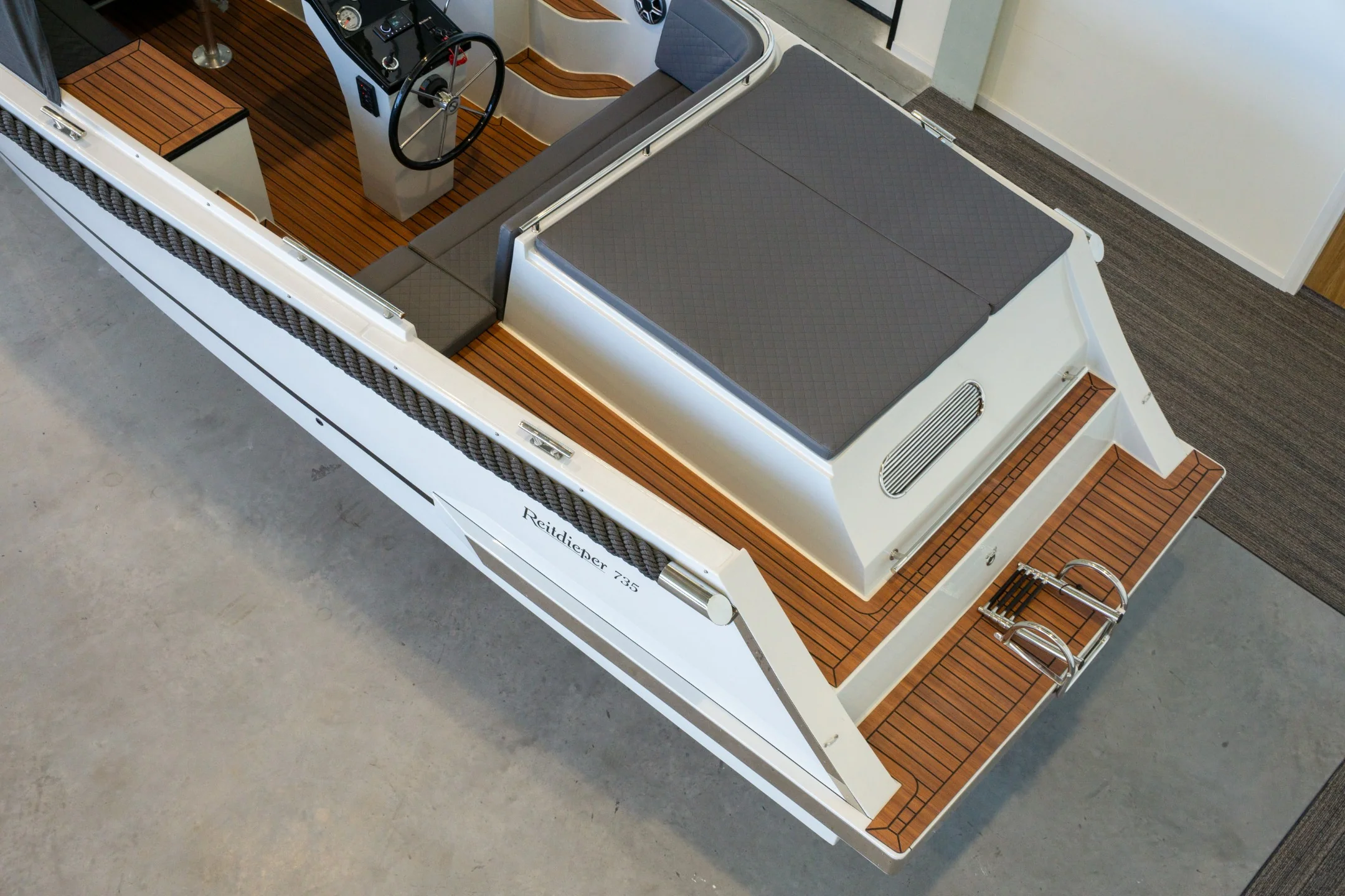 Reitdieper 735 Tender - Image 4