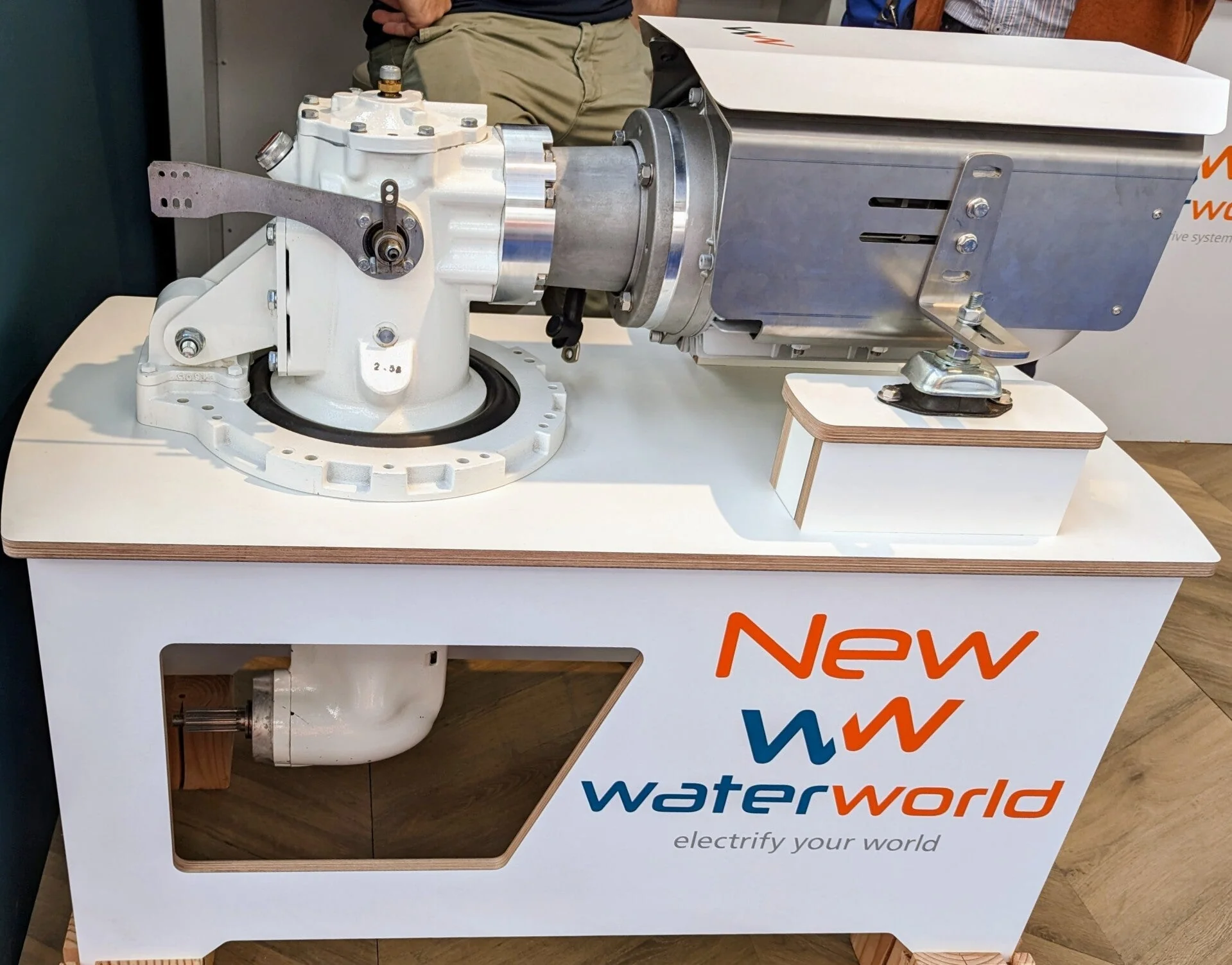 Waterworld 4.0 i/h 10.0 i/h 20.0 i/h (hybride) elektrische binnenboordmotor 5 - 20 kW 48V - Image 8